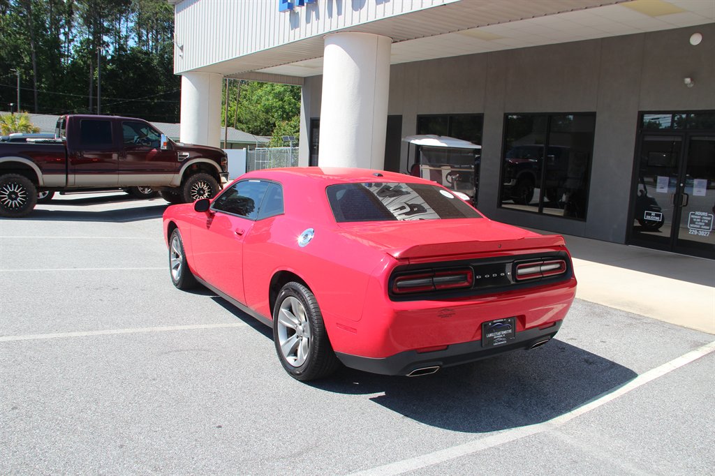 2019 Dodge Challenger SXT photo