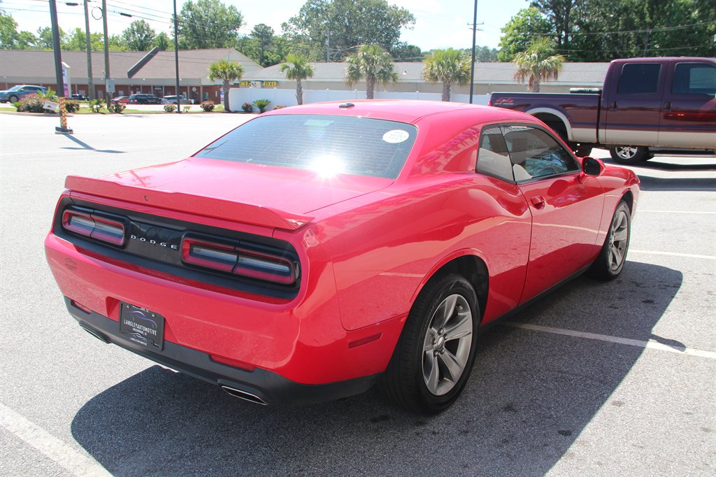 2019 Dodge Challenger SXT photo