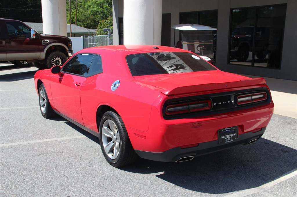 2019 Dodge Challenger SXT photo