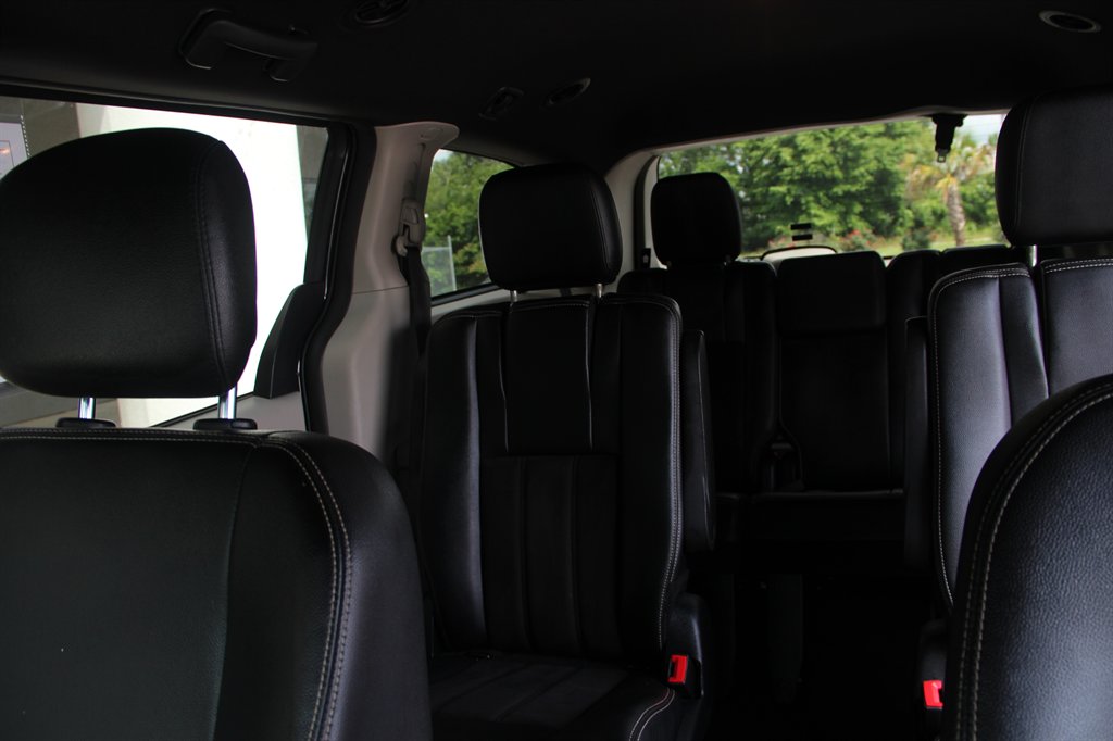 2020 Dodge Grand Caravan - $14,495