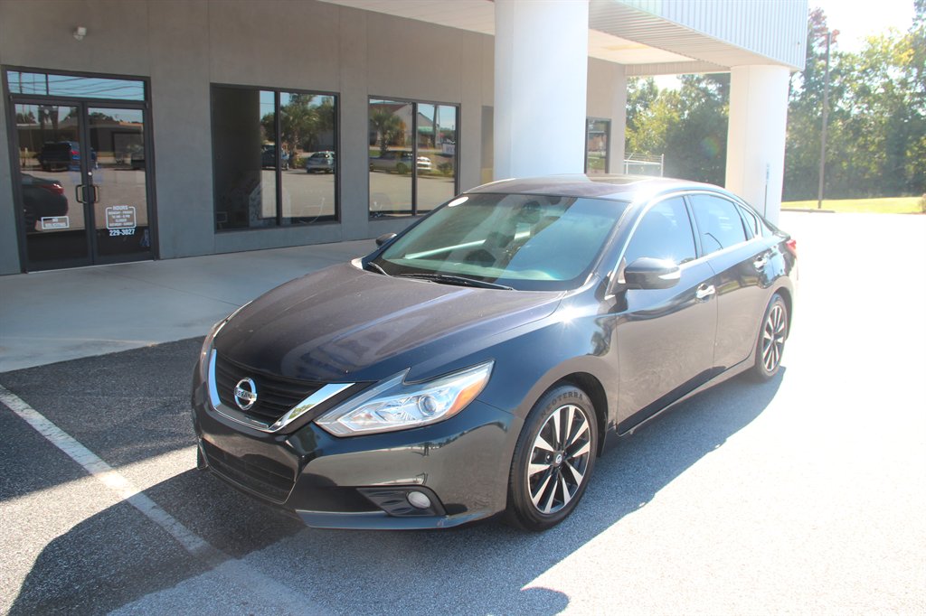 2018 Nissan Altima - $12,995