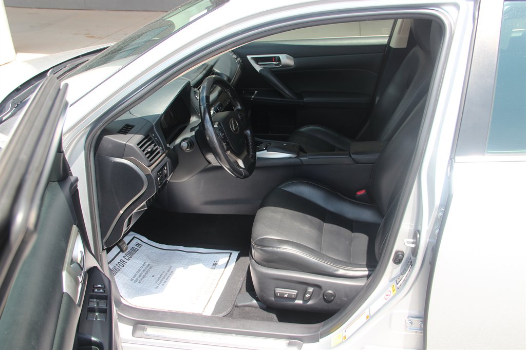 2016 Lexus CT - $14,995