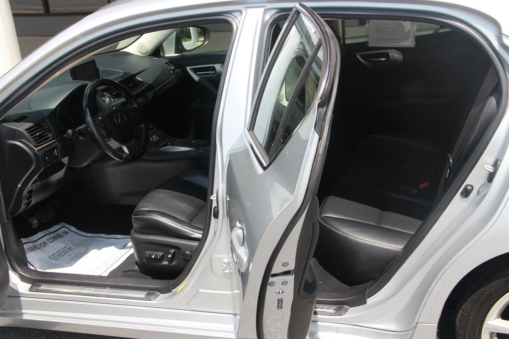 2016 Lexus CT - $14,995