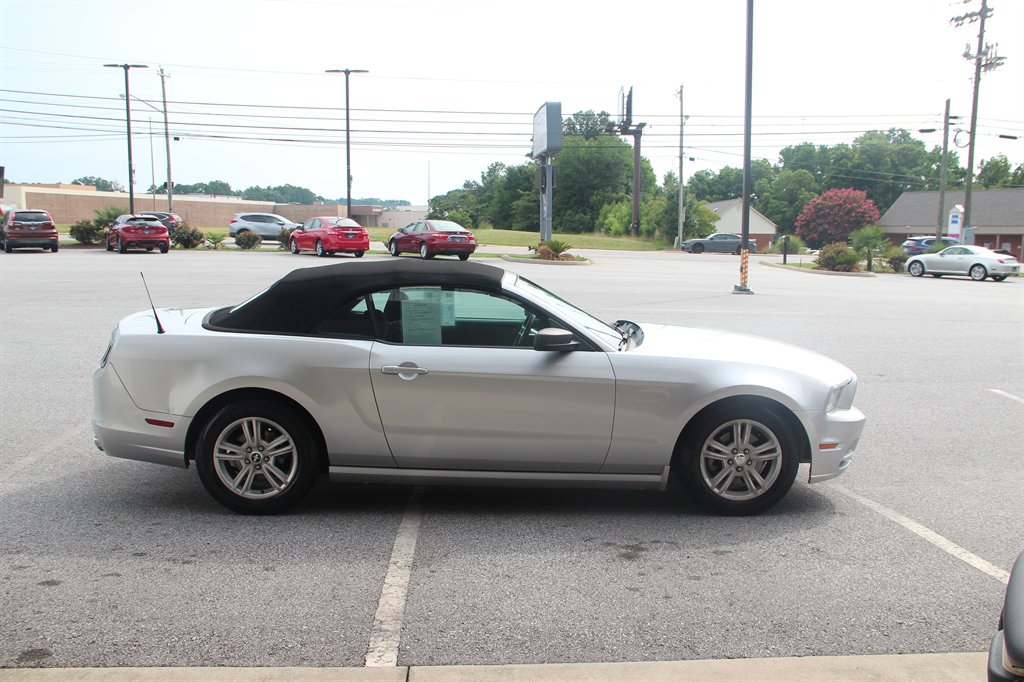 2013 Ford Mustang - $10,995