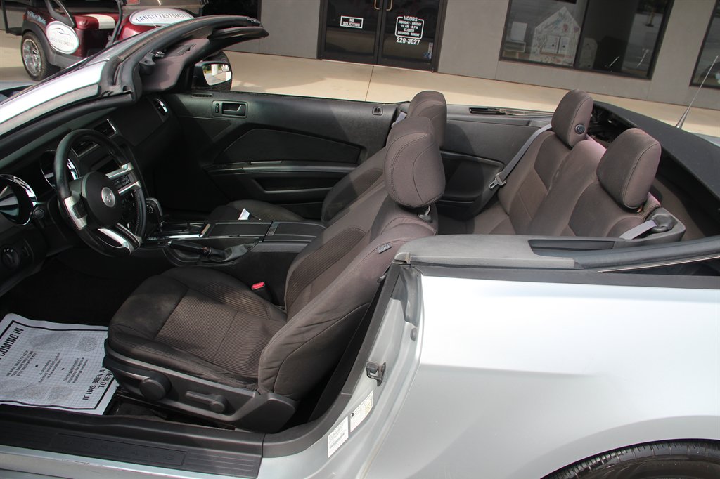2013 Ford Mustang - $10,995