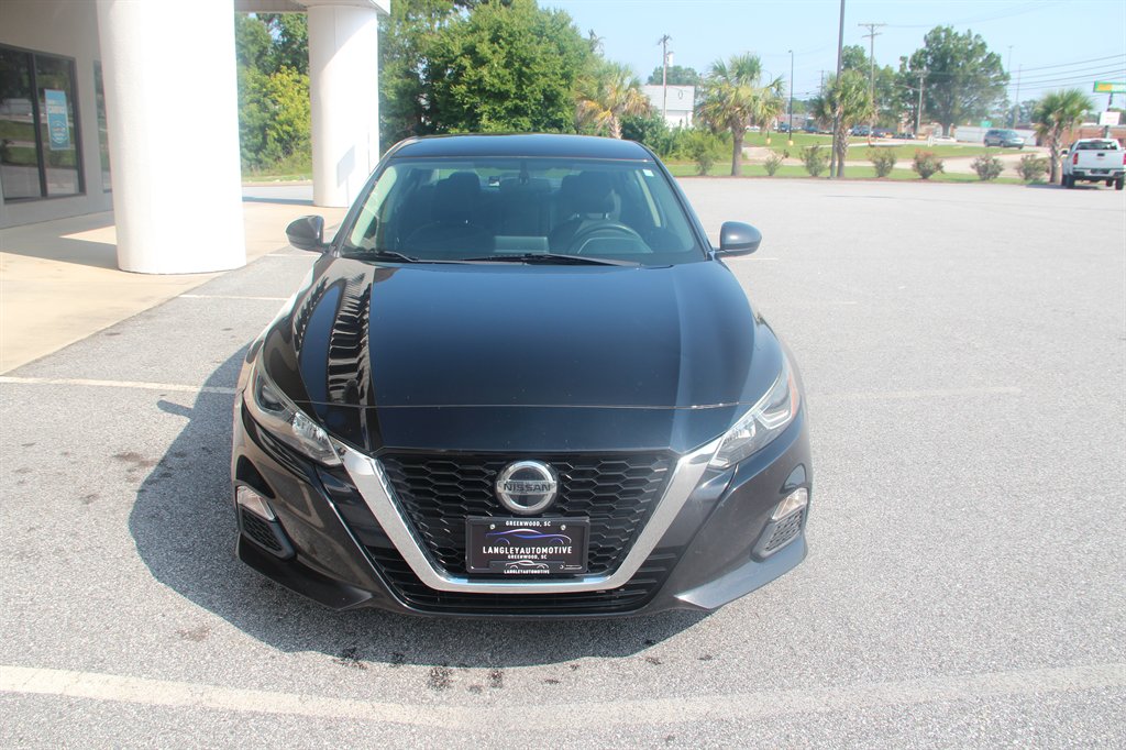 2019 Nissan Altima - $13,995