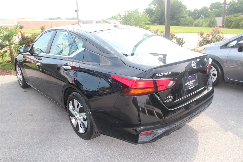 2019 Nissan Altima - $13,995