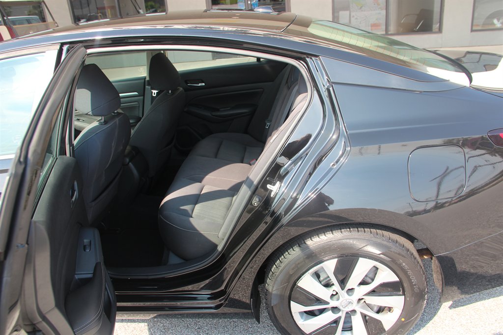 2019 Nissan Altima - $13,995
