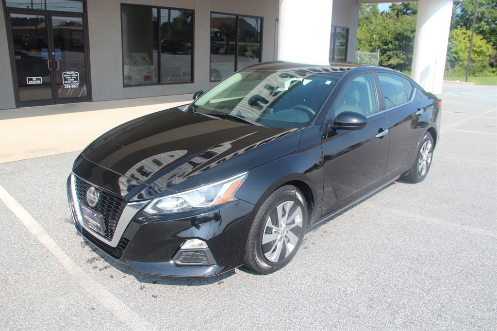 2019 Nissan Altima - $13,995
