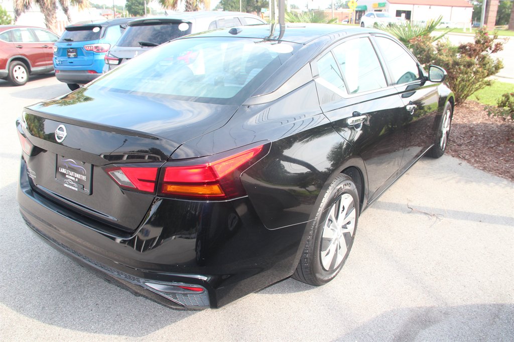 2019 Nissan Altima - $13,995