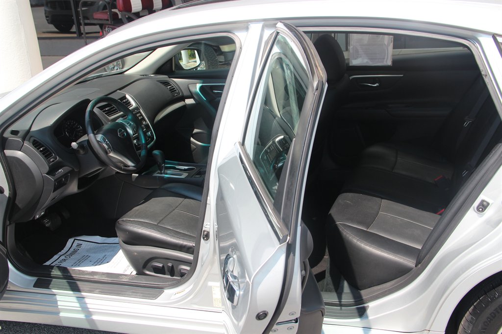2017 Nissan Altima - $10,495