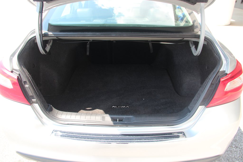 2017 Nissan Altima - $10,495
