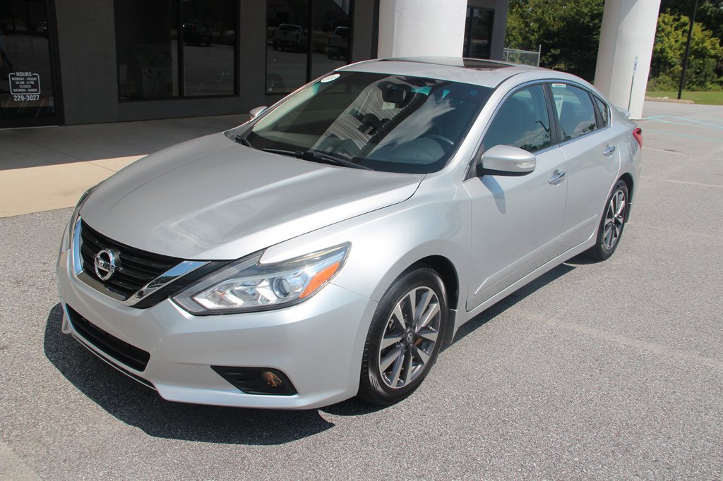 2017 Nissan Altima - $10,495