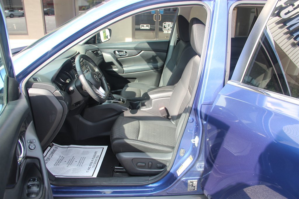 2017 Nissan Rogue - $11,995