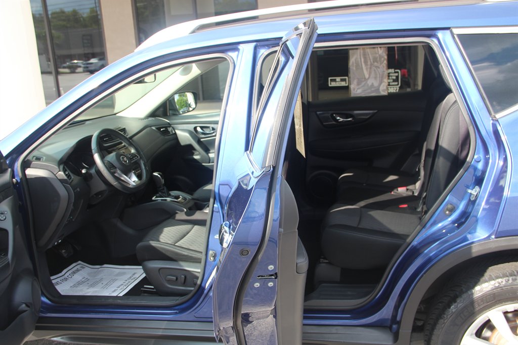 2017 Nissan Rogue - $11,995