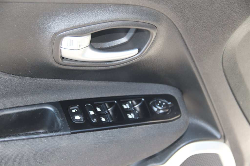 2019 Jeep Renegade - $12,295
