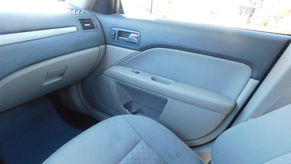 2010 Ford Fusion S photo