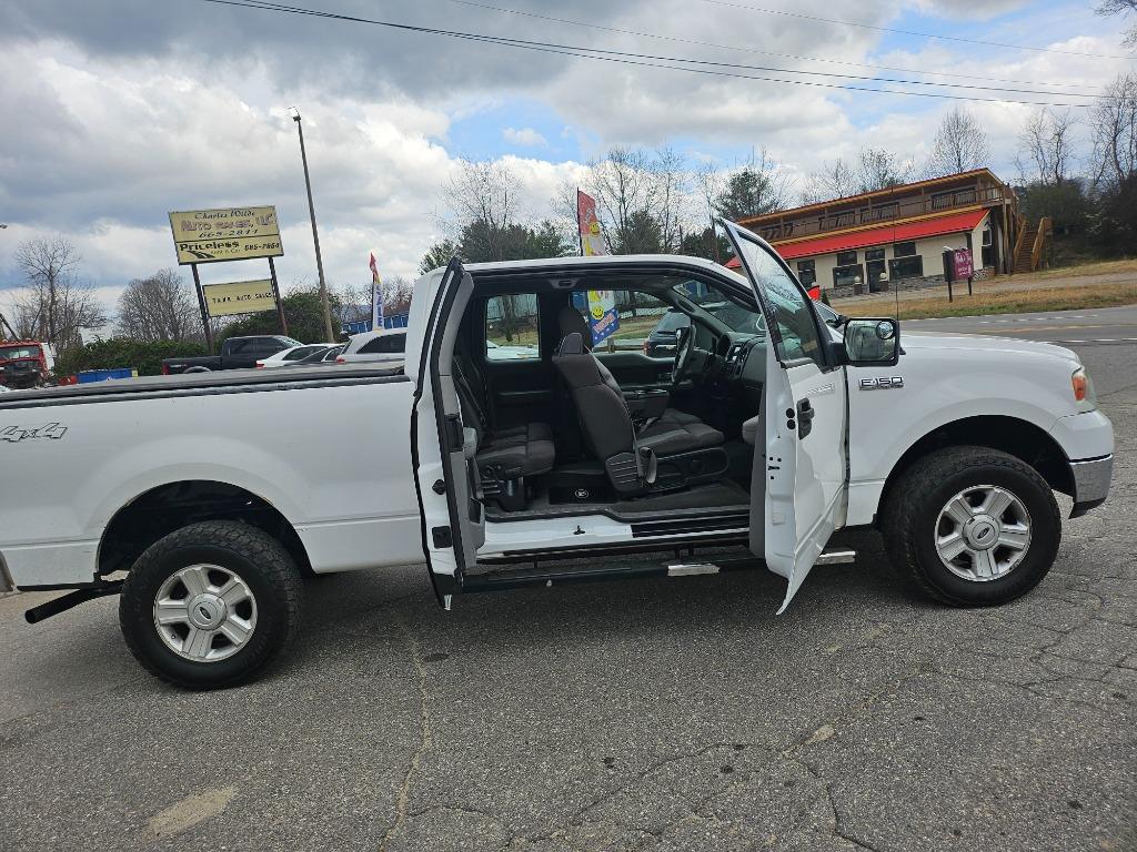 2004 Ford F-150 XL photo