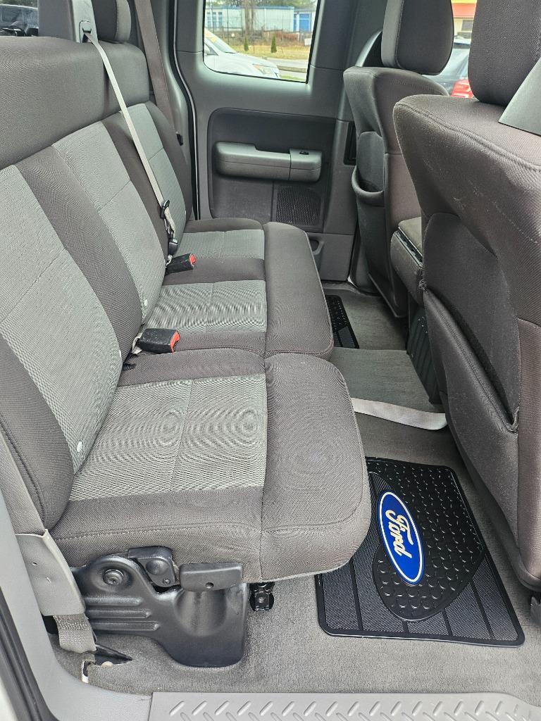 2004 Ford F-150 XL photo