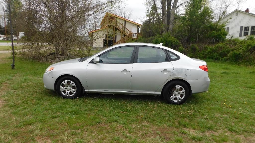 2010 Hyundai Elantra GLS photo