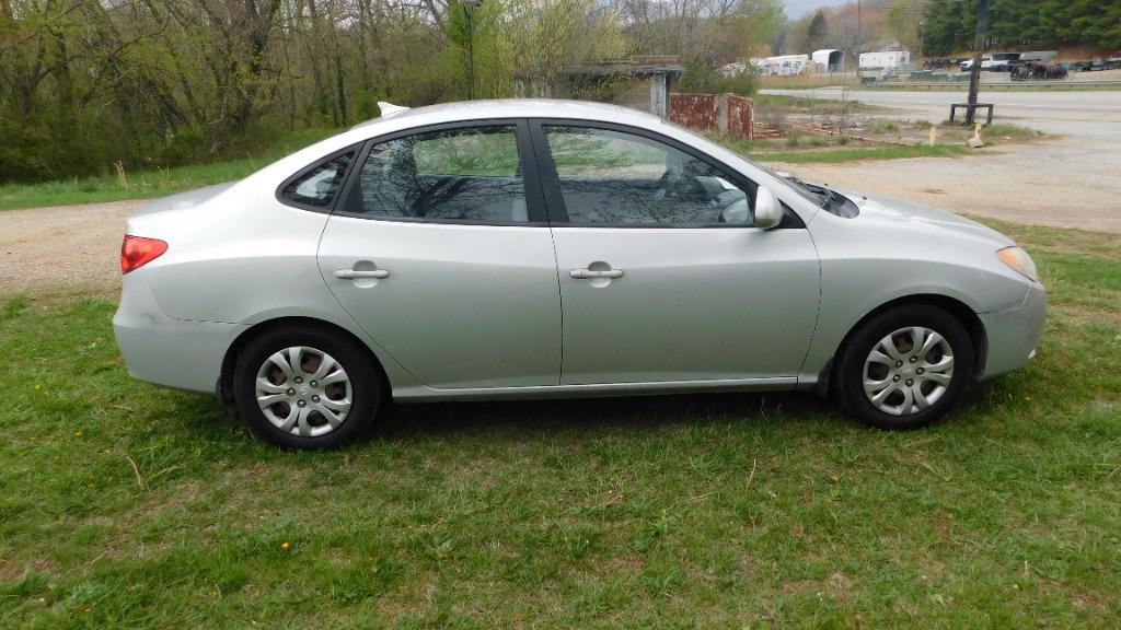 2010 Hyundai Elantra GLS photo
