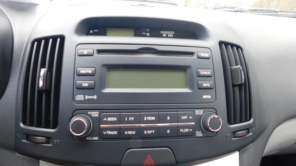 2010 Hyundai Elantra GLS photo