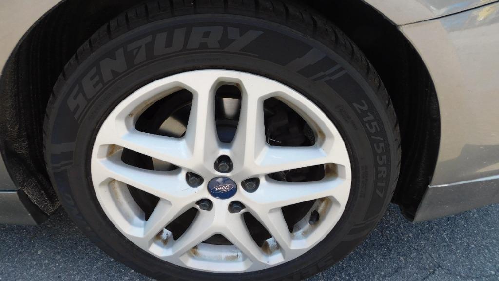 2013 Ford Fusion SE photo
