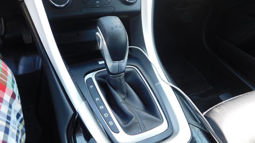 2013 Ford Fusion SE photo