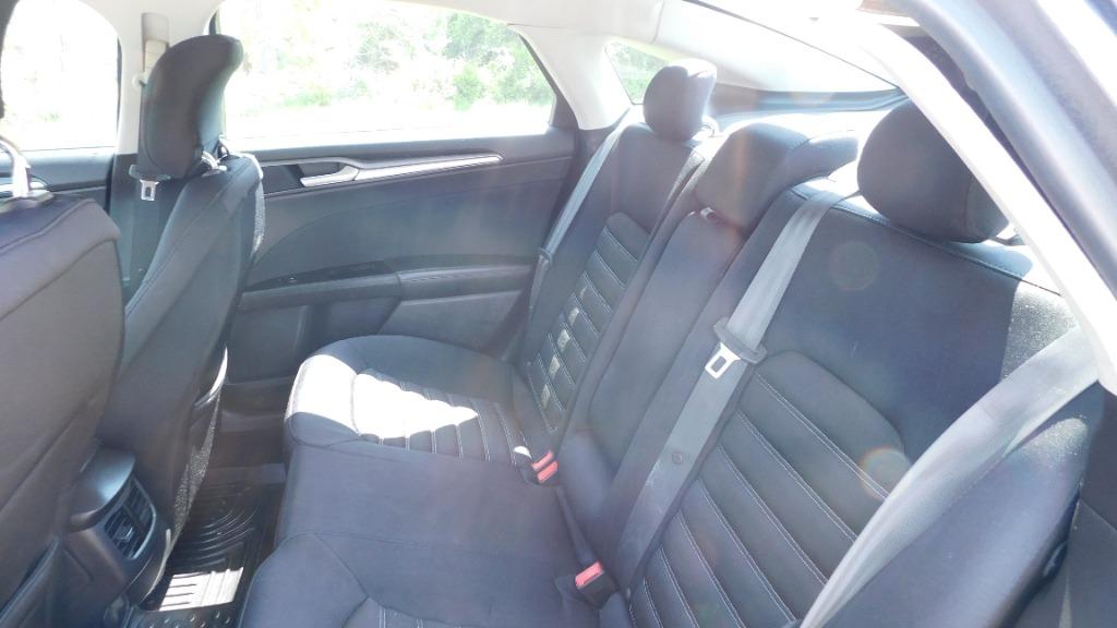 2013 Ford Fusion SE photo