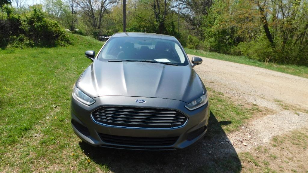 2013 Ford Fusion SE photo
