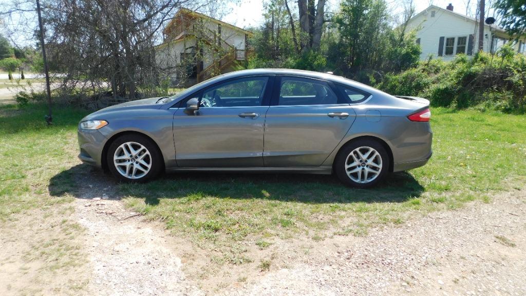 2013 Ford Fusion SE photo