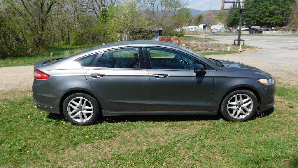 2013 Ford Fusion SE photo