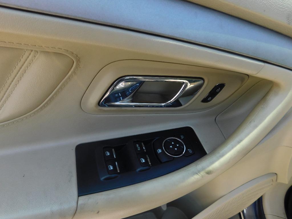 2013 Ford Taurus - $6,995