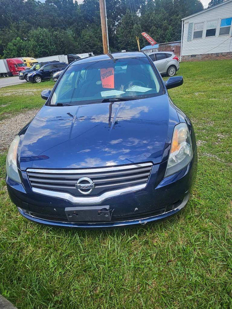 2009 Nissan Altima - $5,500