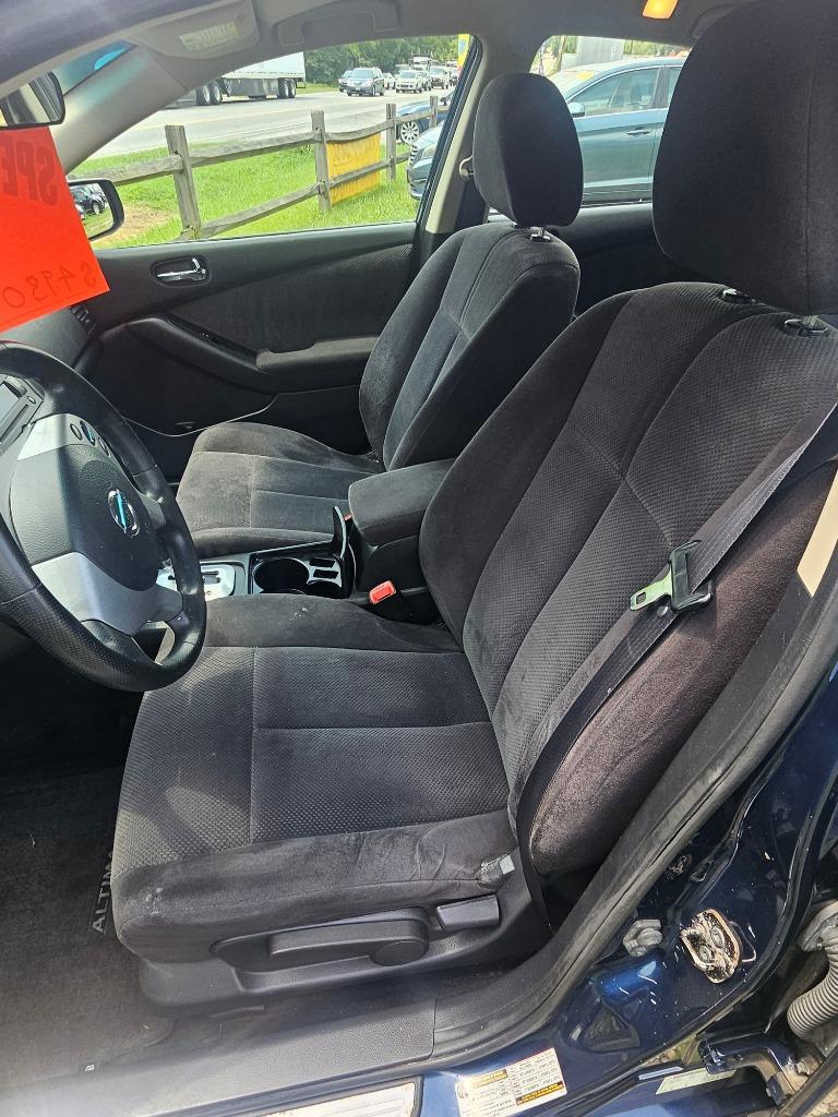 2009 Nissan Altima - $5,500