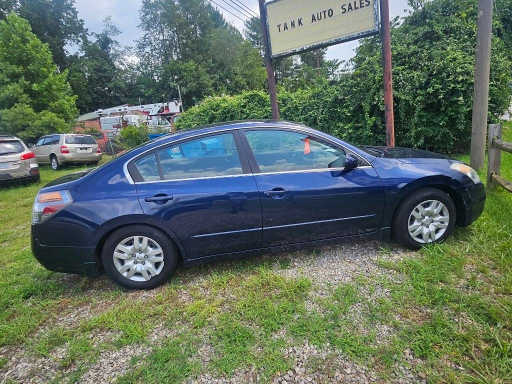 2009 Nissan Altima - $5,500