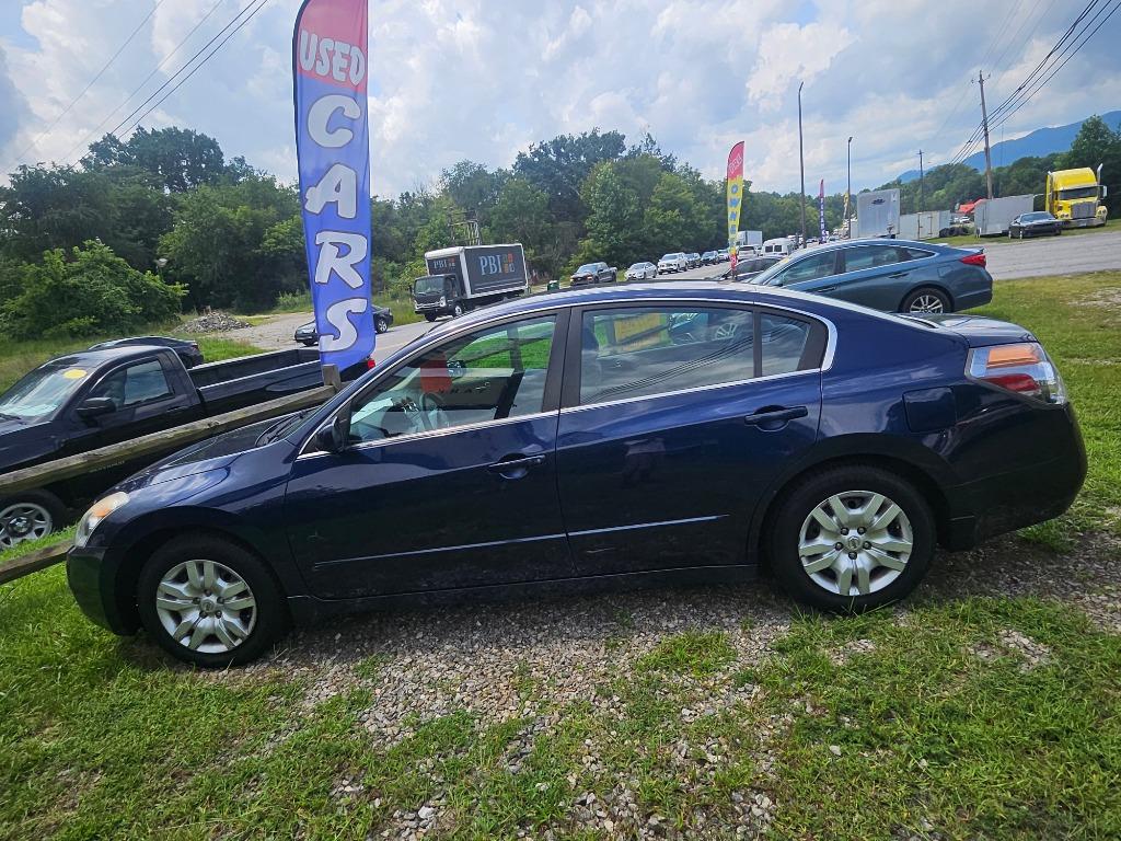 2009 Nissan Altima - $5,500
