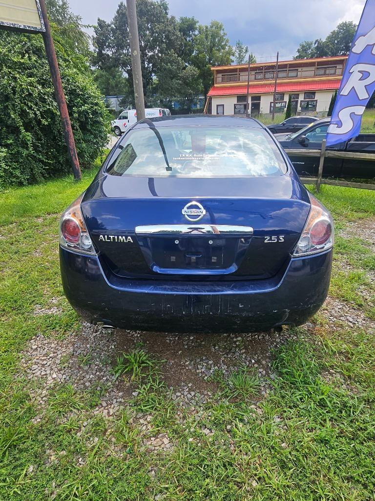 2009 Nissan Altima - $5,500