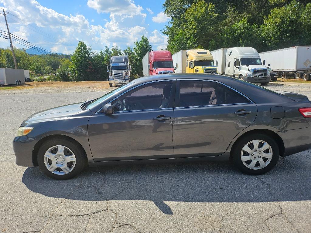 2010 Toyota Camry - $5,900