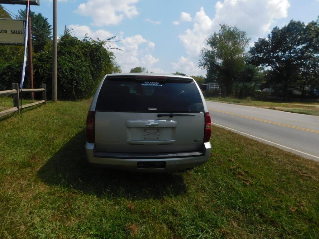 2008 Chevrolet Suburban - $8,500