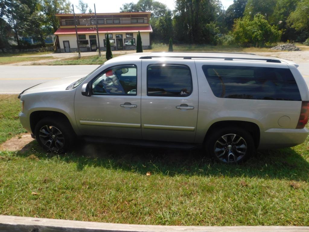 2008 Chevrolet Suburban - $8,500