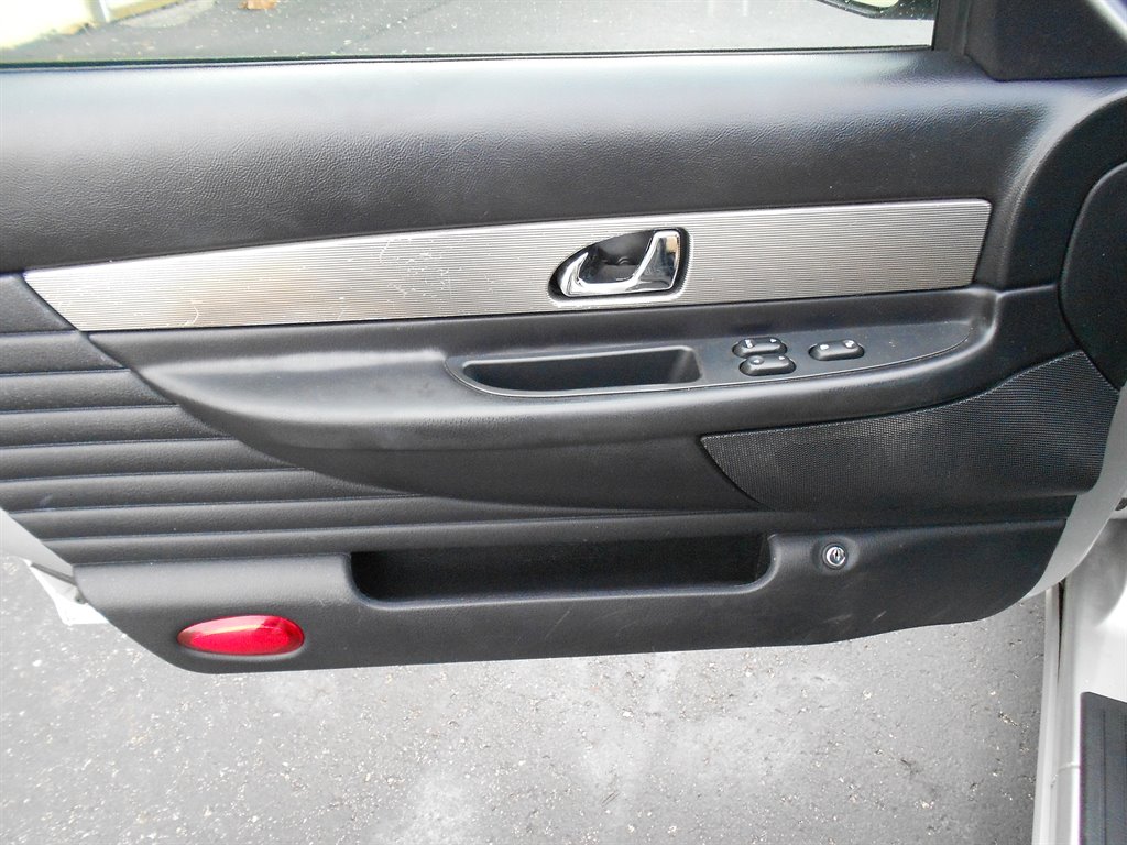 2004 Ford Thunderbird Deluxe photo