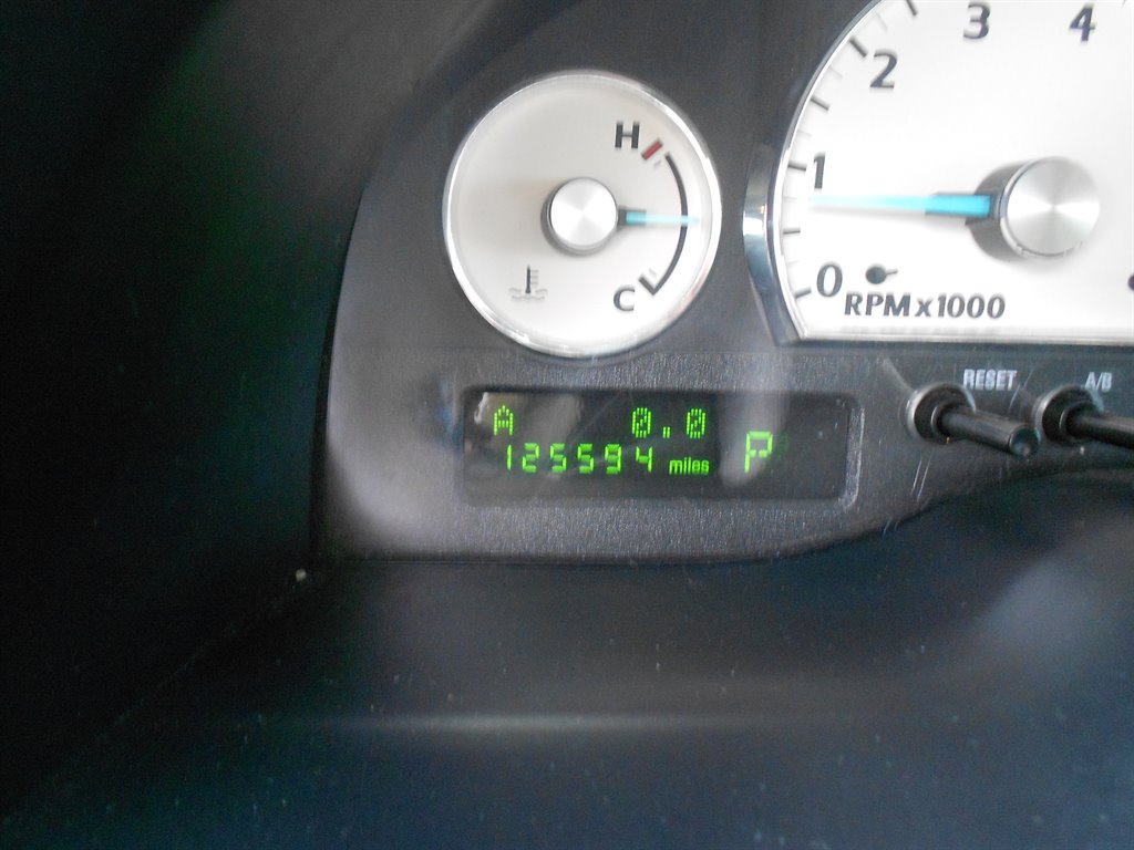2004 Ford Thunderbird Deluxe photo