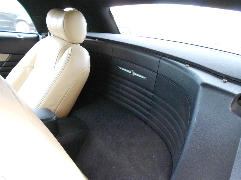 2004 Ford Thunderbird Deluxe photo