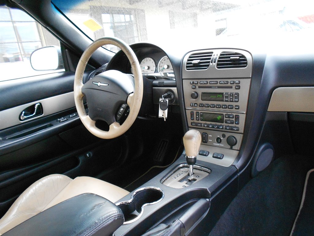 2004 Ford Thunderbird Deluxe photo