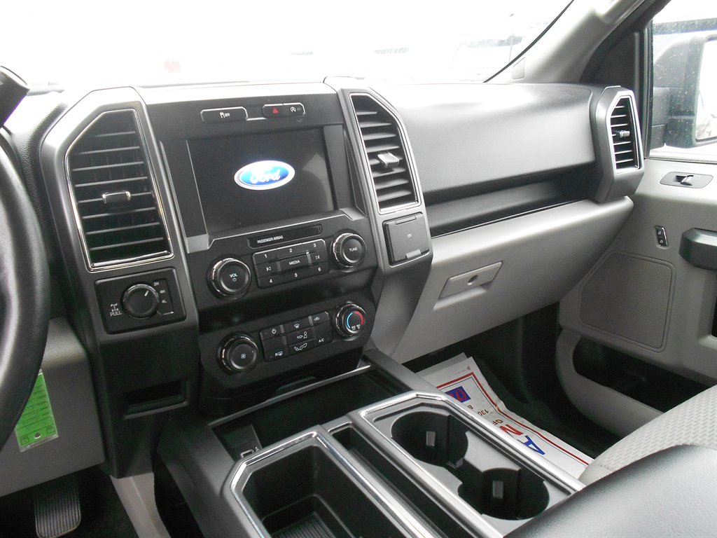 2019 Ford F150 XLT photo