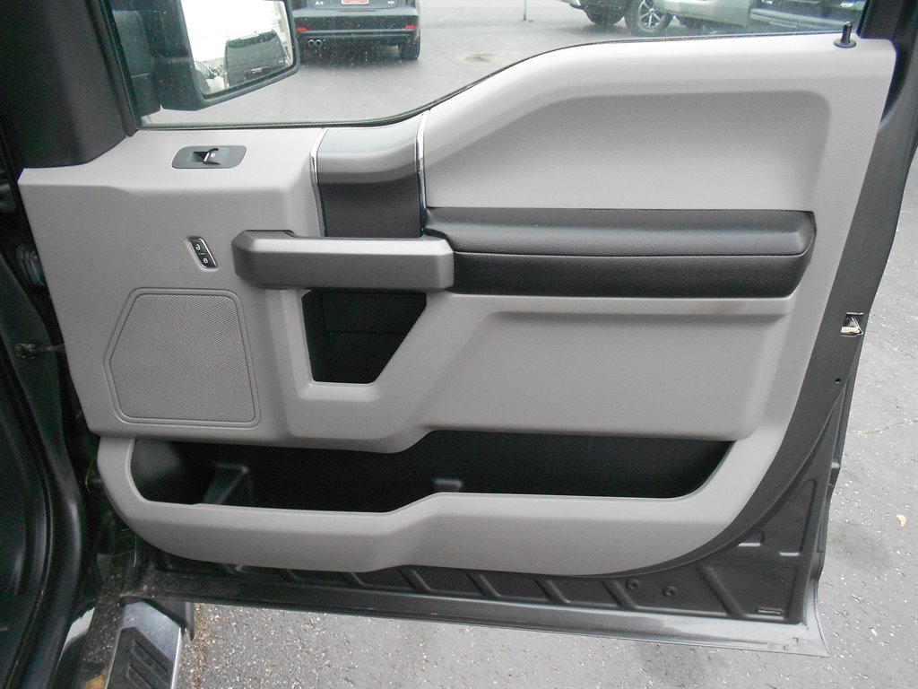 2019 Ford F150 XLT photo