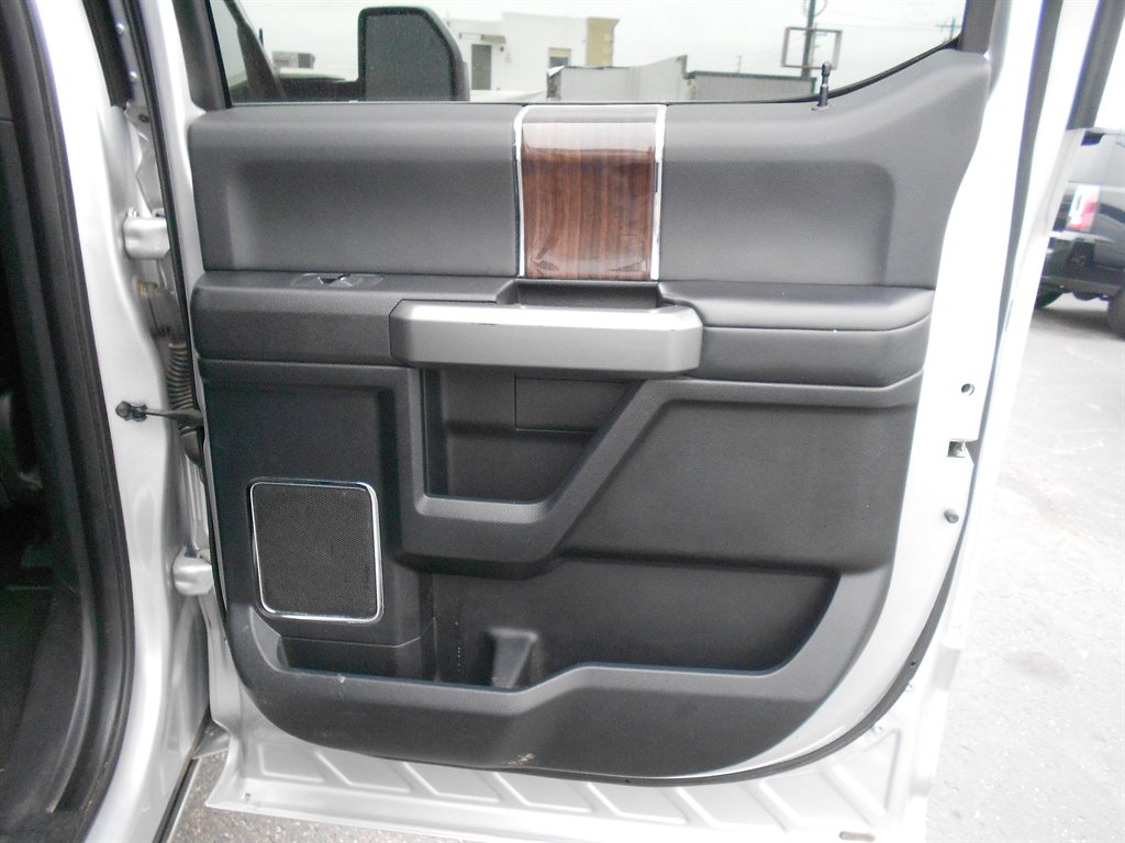 2017 Ford F250sd Platinum photo