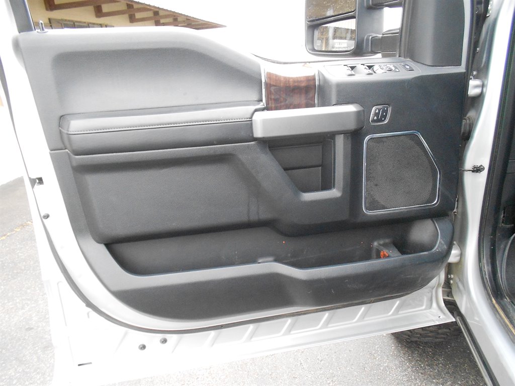 2017 Ford F250sd Platinum photo