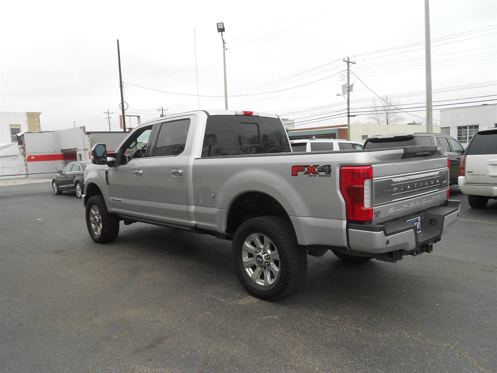 2017 Ford F250sd Platinum photo